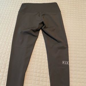 Fleo Leggings New w/ out tags 25 inch